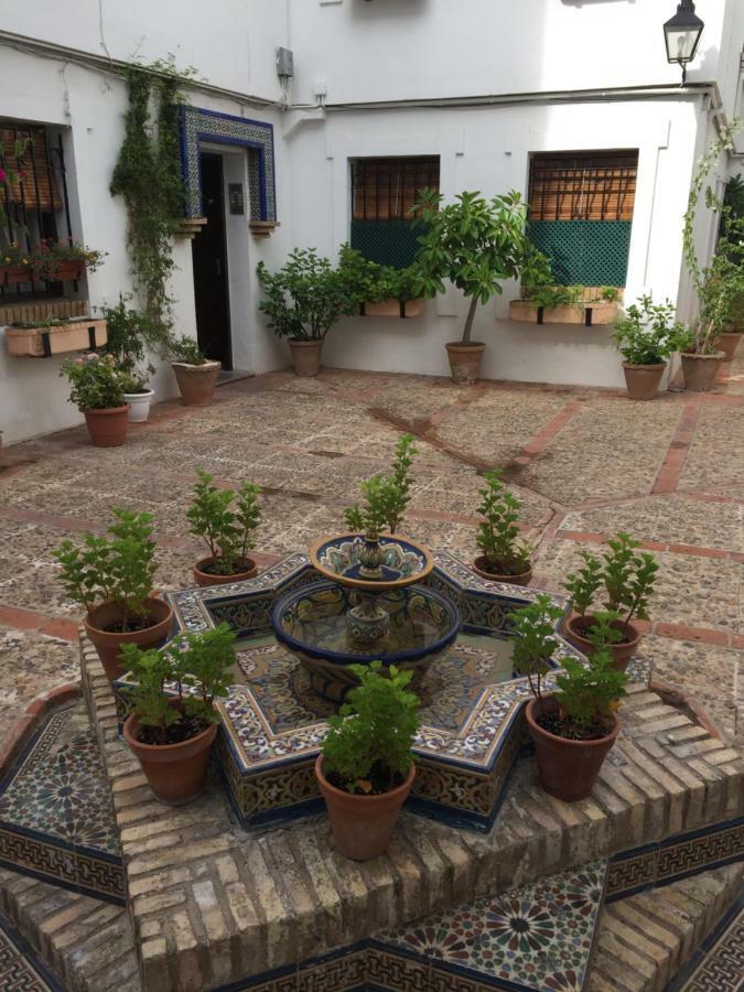Апартаменты El Patio De La Aljama Кордова Экстерьер фото